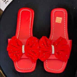 Flash sale final price accepted 💎 NWOT Valentines Red bow sandals